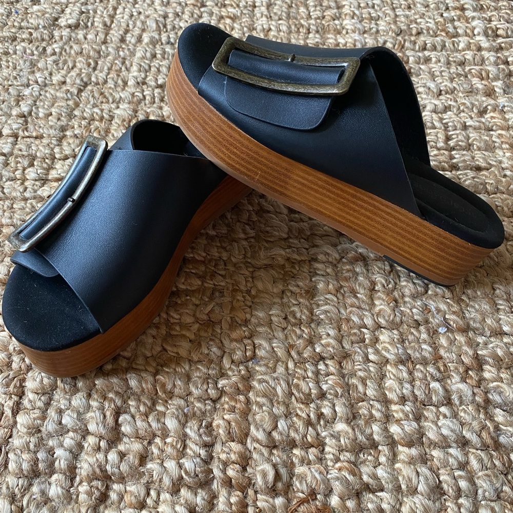 Kelsi Dagger Flatform Mule Sandals size 9.5